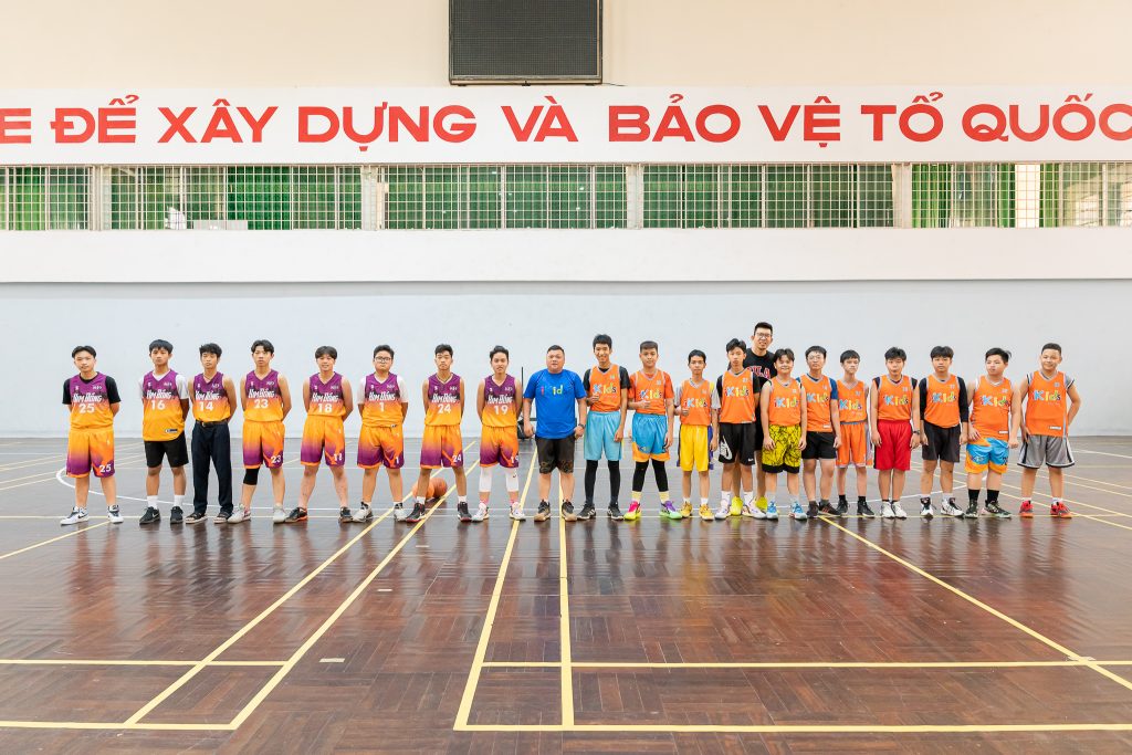 Rèn luyện bộ môn bóng rổ tại trung tâm thể thao dành cho trẻ em IKIDS