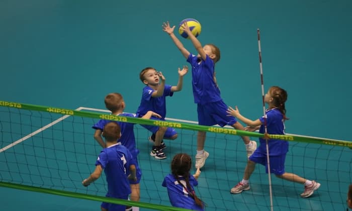 Bóng chuyền cũng là môn thể thao giúp tăng chiều cao dành cho trẻ em