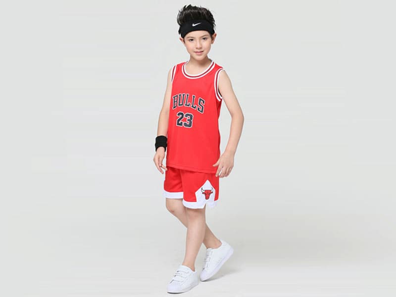 Quần áo tập bóng rổ mang đến nhiều sự thoải mái cho bé